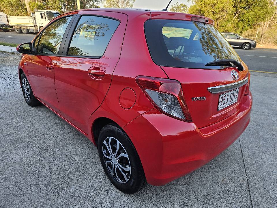 2013 Toyota yaris yr 5 door automatic5.jpg